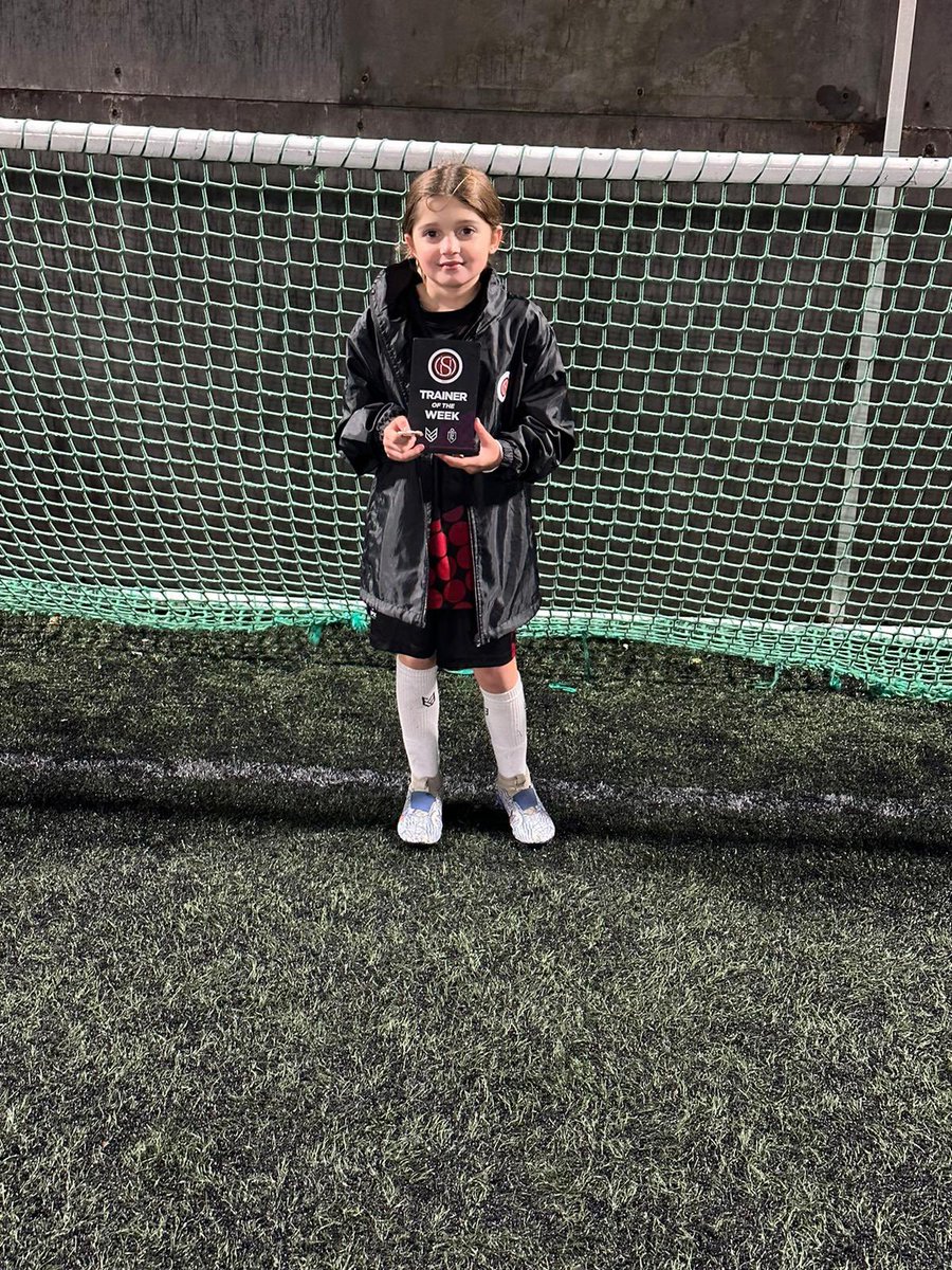Well done to our #traineroftheweek award winners 💪⚽️ U8 - Sean U9 - Leo U9 Girls - Sienna 🏆 @Awards_FC_ #grassrootsfootball #fun #development #Hull 2/2
