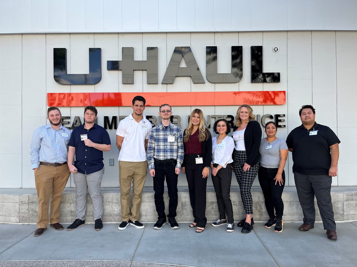 Please warmly welcome the new faces of #TeamUHaul 🧡 Go to the link to start your career today:  uhaulco.com/QICI50PVaFG