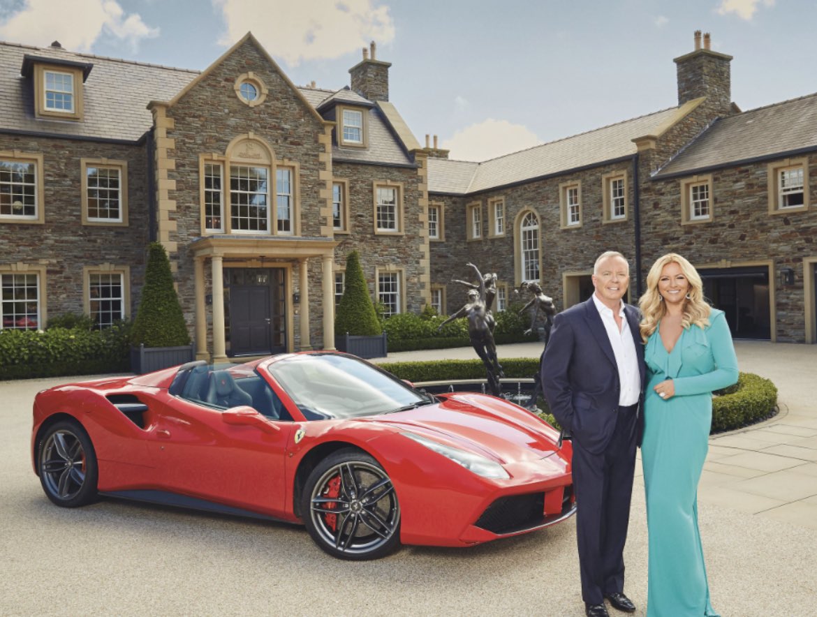 gazberto's tweet image. Suella Braverman is going to make it illegal for charities to give tents to homeless people, but it’s ok to give contracts worth millions of pounds to Michelle Mone and her husband for unusable PPE for the NHS, so they can live the life of luxury.
#BravermanOut #ToriesOut