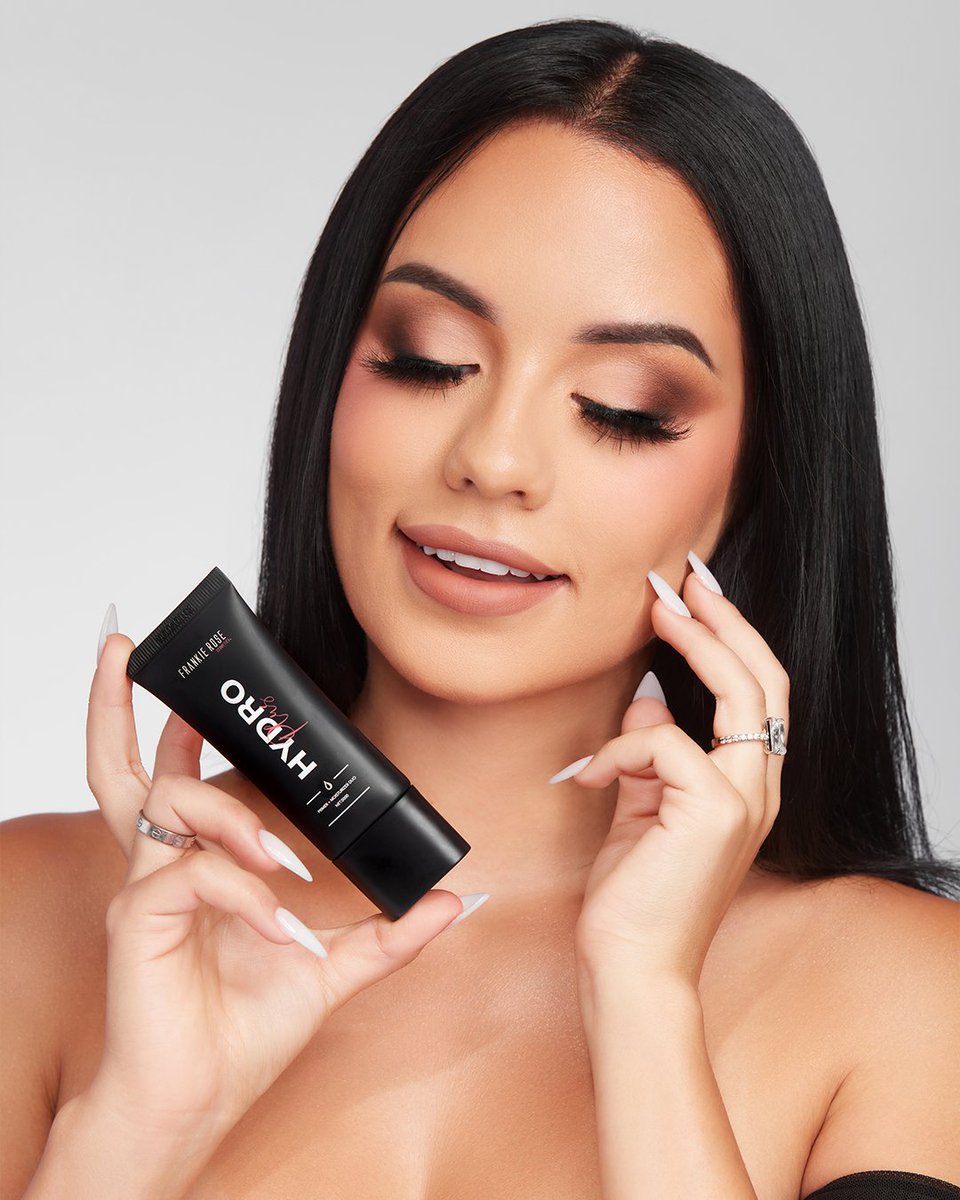 If you love our Prime Addiction Face Primer, you NEED this 😍   Our New Hydro Plus Primer is a primer + moisturizer formulated with Aloe Vera making your skin ready for glam that lasts all day and night ✨

Available now in the <a href="/lesdomakeup/">Les</a> collection, make sur...