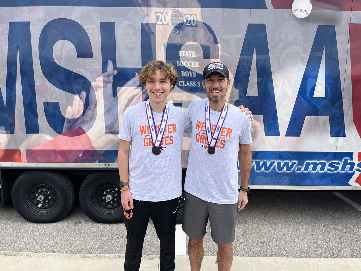 statesmensports's tweet image. Congratulations to @wghsxc on placing 4th in the Class 4 state meet!  Their best finish since 1970!

Also congratulations to junior Dominic Buckman on placing 12th individually and earning a state medal! 🏅