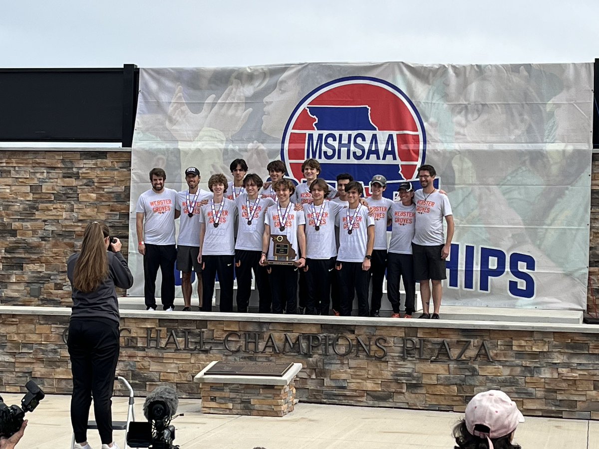 statesmensports's tweet image. Congratulations to @wghsxc on placing 4th in the Class 4 state meet!  Their best finish since 1970!

Also congratulations to junior Dominic Buckman on placing 12th individually and earning a state medal! 🏅