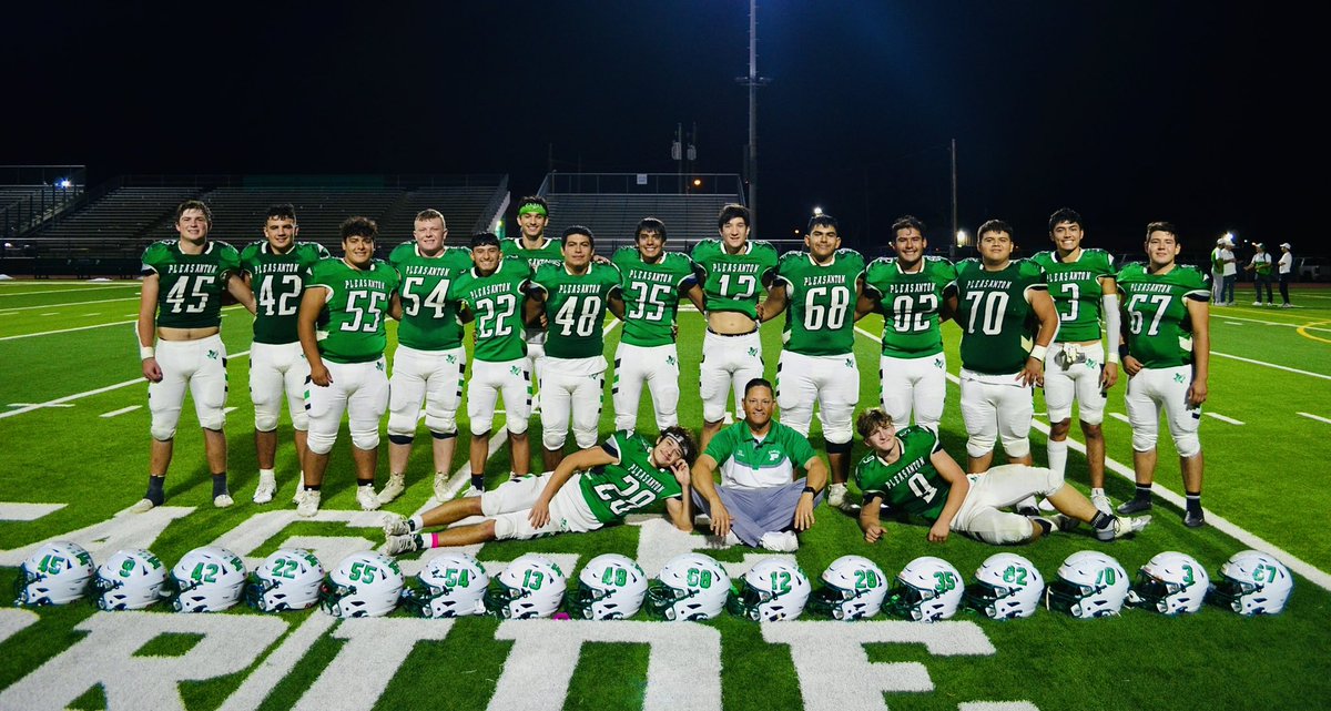 PleasantonFB's tweet photo. The season didn’t go as WE wished, but Winning your last Home game on Senior Night was a Wonderful way to go out! #PridePride #memories 
                💚🦅🤍🏈 https://t.co/3q9QoSVTYk
