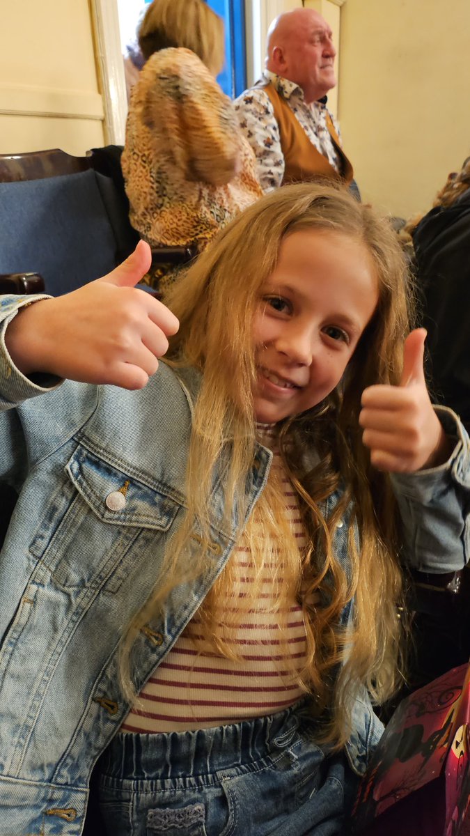 Me and Elizabeth went to see <a href="/MissELMorris/">Miss Morris</a> in Calamity Jane this afternoon. It was fabulous!! Enjoy your final show tonight. 🎭💃🎶