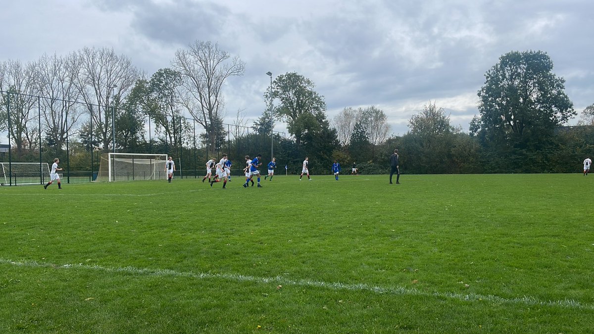 michaelsijbom's tweet photo. De red submarine is opgedoken bij @svlycurgus in Groningen. @vvgorecht3 gaat voor de volle winst vanmiddag. #zekerheidje https://t.co/DpP756JIjj