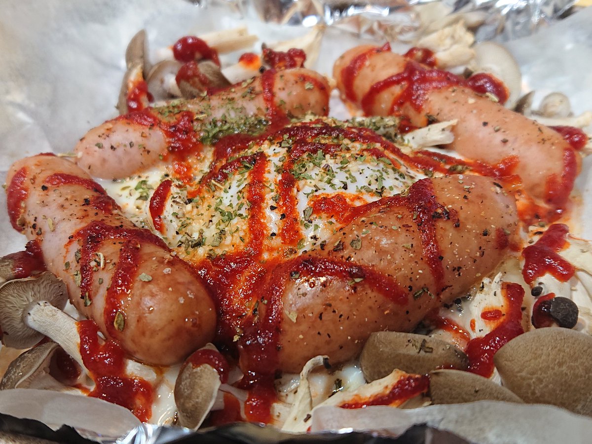 ウインナー好き好きイカれおねえさんAIに聞いて作ったスパイスソースを無視して作ったやつ
目玉焼きで辛さマイルドになってすごくいい 