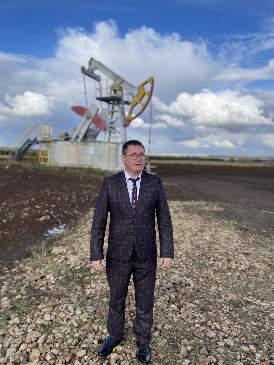 rasgaz78's tweet photo. Как-то я услышал такую фразу: если ты все время прибегаешь к авторитетному мнению, так как же ты сам можешь быть авторитетом? В многообразии этих мыслей, совершенно ясно только одно: не предавайте цель, меняйте тактику и стратегию ее достижения.

#философияРЗХ #татарстан https://t.co/ls81q2K53Y
