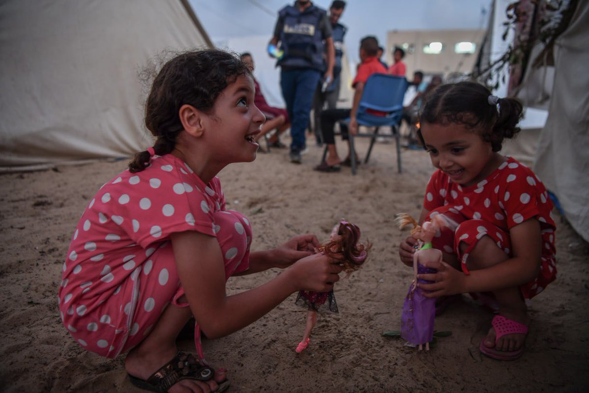war_aid tweet picture