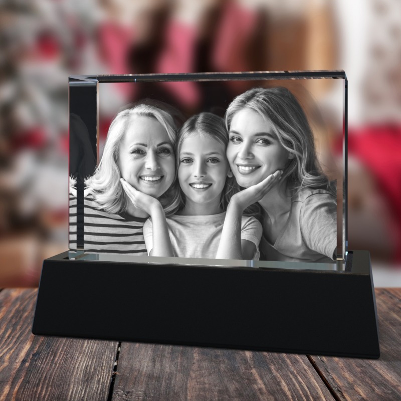 Masterpics_UK's tweet photo. The Perfect Christmas Gift 🎄✨
Turn your favorite photos into a stunning 3D Crystal 💎