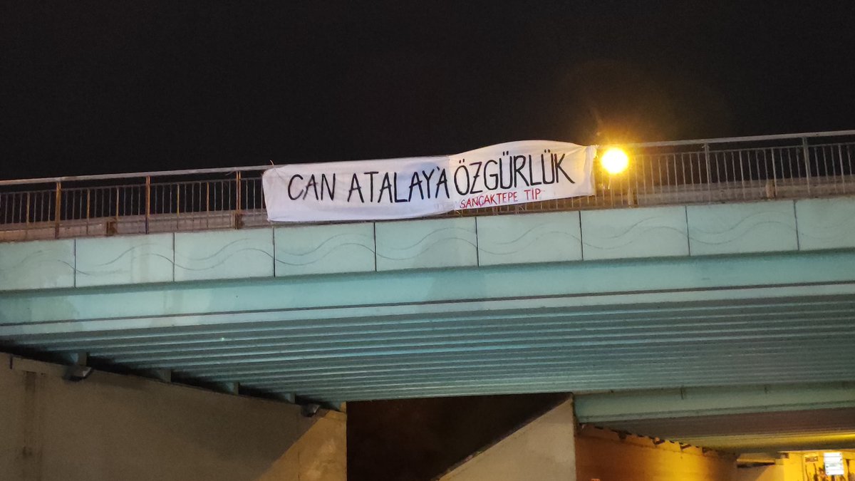 TipIstanbull's tweet photo. Halkın vekilini AYM kararına rağmen tutsak edenler suç işliyor!

#AYMKararıUygulansın, Can Atalay derhal serbest bırakılsın!

📍Sancaktepe https://t.co/8fbzPVslSO
