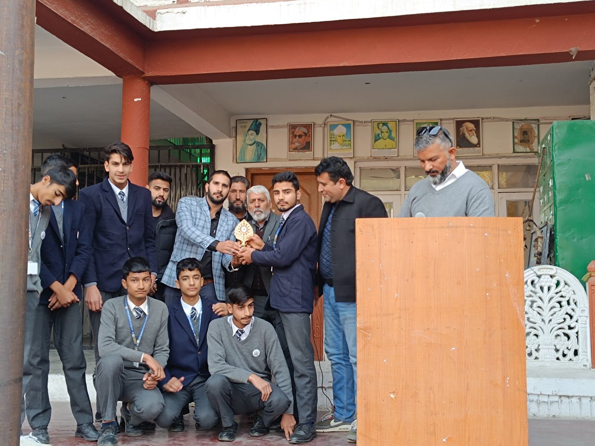 Shahim_Nisar's tweet photo. As Guest of Honour today at the ‘New Bonivant English High School’ Srinagar, implored the students to work towards contributing to social empowerment..
@Knovatic_found https://t.co/8MbrC31h6Y