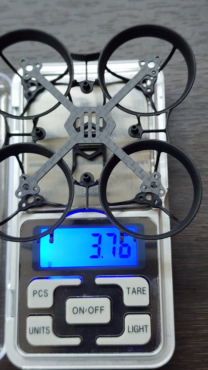 kmnn16's tweet image. Newbeedrone
Cockroach
V3…カーボン入れてまも
めちゃ軽い‼️
#カモシー工房
#NEWBEEDRONE