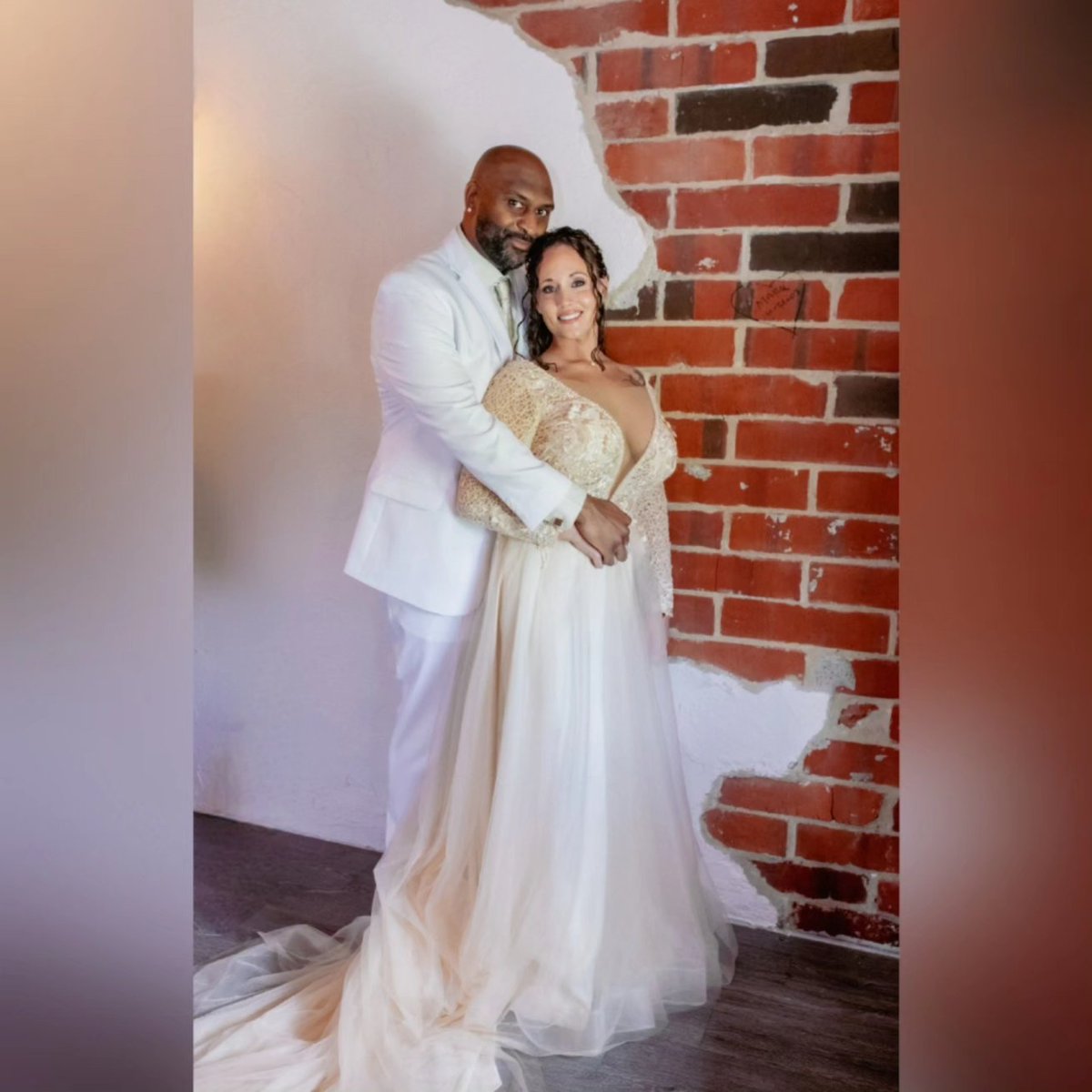 Linz is Veri.fied tweet media