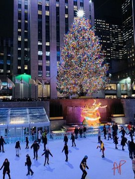 itsD3lay's tweet photo. ir en navidad a nueva york es un sueño https://t.co/swnW8myohn