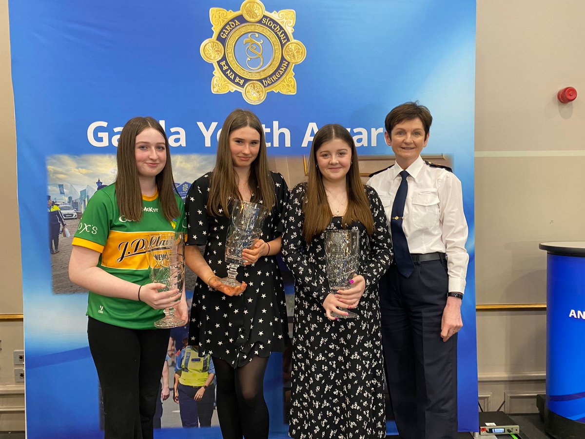 Garda Info (@gardainfo) on Twitter photo Alex O’Looney, Amy Keaveney and Freya Whitney are all 2nd Year students in <a href="/DrumshanboVS/">Drumshanbo VS</a>, Co. Leitrim.
As part of their first year Student Enterprise Award entry they came together to create a product called ‘Grasper.’ Alex O’Looney, Amy Keaveney and Freya Whitney are all 2nd Year students in <a href="/DrumshanboVS/">Drumshanbo VS</a>, Co. Leitrim.
As part of their first year Student Enterprise Award entry they came together to create a product called ‘Grasper.’