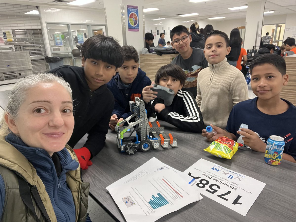 MssZMart's tweet photo. Getting ready for @VEXRobotics #roboticscompetition @PLAHME1 #mavericksbots https://t.co/1W7gtRM8PF