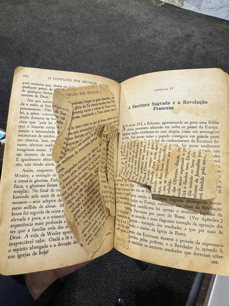 adilsonrdmorais's tweet photo. Um livro o Grande Conflito  jogado de um caminhão de lixo há 43 anos atrás foi o início da obra de Deus no coração de  Manuel que hoje se entrega pelo batismo . Amém !! A palavra nunca volta vazia . https://t.co/hErkFVE975