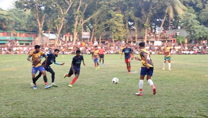 সরিষাবাড়ীতে জমজমাট আয়োজনে ফুটবল টুর্নামেন্টের ফাইনাল খেলা অনুষ্ঠিত