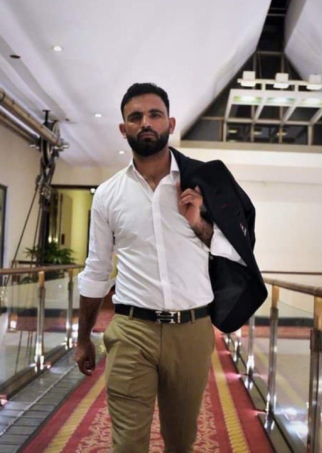 Masat_Fari's tweet photo. Ik Bar Phr Security Ka Masla Haaal...
#Fakhar_Zaman
#pakvsNZL 
#ICCWorldCup2023 https://t.co/gf27FzYXTX