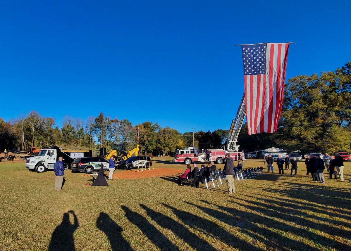 EdificeConst's tweet photo. The Town of Mint Hill broke ground on its new Public Services Facility, featuring the Public Services Department's new headquarters, Police Department support spaces, and a new fire station.

@MintHillPolice @CreechAndAssoc @McKimCreed @StewartIng @OptimaEngineer https://t.co/oeOXinsE3X
