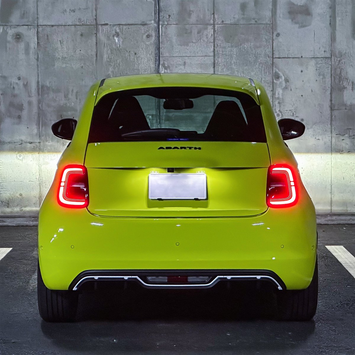 TailLightQuiz's tweet photo. A:アバルト・500e https://t.co/rUlWwxU9xb