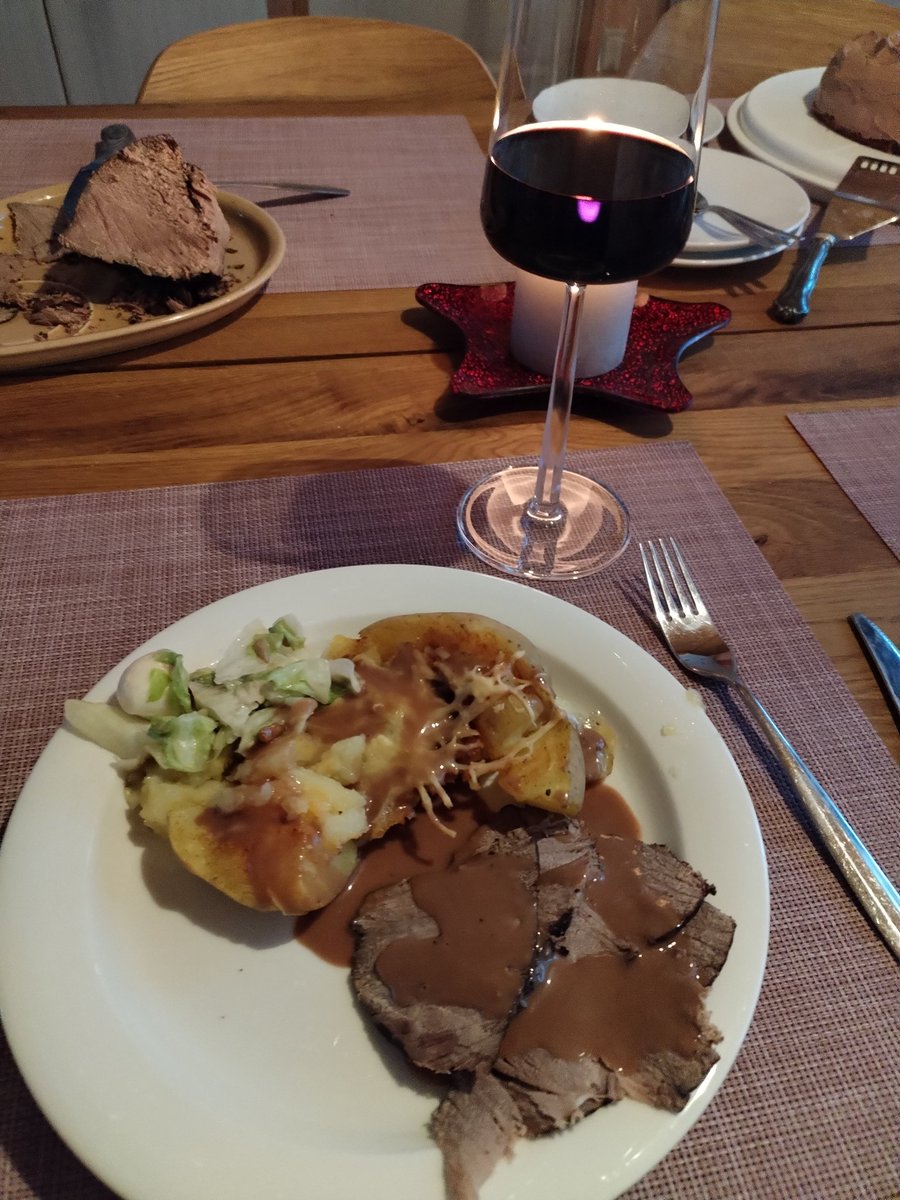 _StoryCorner_'s tweet photo. #kfp #10choureport #deadbeats #deadbites
A good family meal. Best part of this meal: Red wine, with Red Wine Sauce! ๐๐ https://t.co/gadxQP4hFp