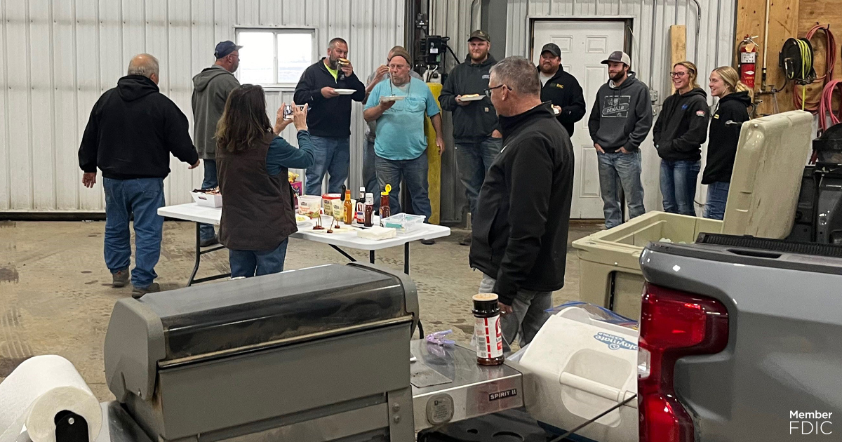 FirstDakotaAg's tweet photo. What's better than a tailgate lunch during harvest season? Our Ag bankers have been cooking up a storm for farmers in the field! #CommunityBanking #AgBank #HarvestSeason #FarmLife #TailgateLunch https://t.co/ZPXxFOshpm