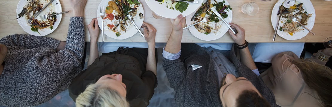 RaymondJames's tweet photo. As you gather with loved ones this holiday season, it could be a good opportunity to talk turkey about your financial plan. Here are some considerations for organizing an effective family meeting: https://t.co/Lnj9VwFNR2 https://t.co/EbfesHtSqy