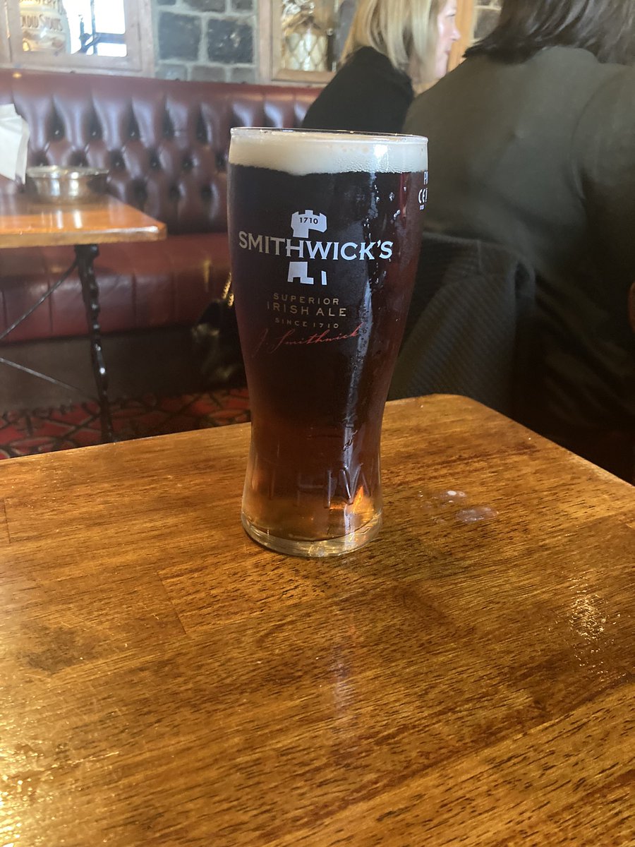 Pint of Ale from An Poitín Stil in Dublin. Nice colour and head to begin with. Initial mouthfuls were crisp and refreshing however towards the end it that was replaced by somewhat of an after taste. Overall a decent pint 

Rating: 7/10