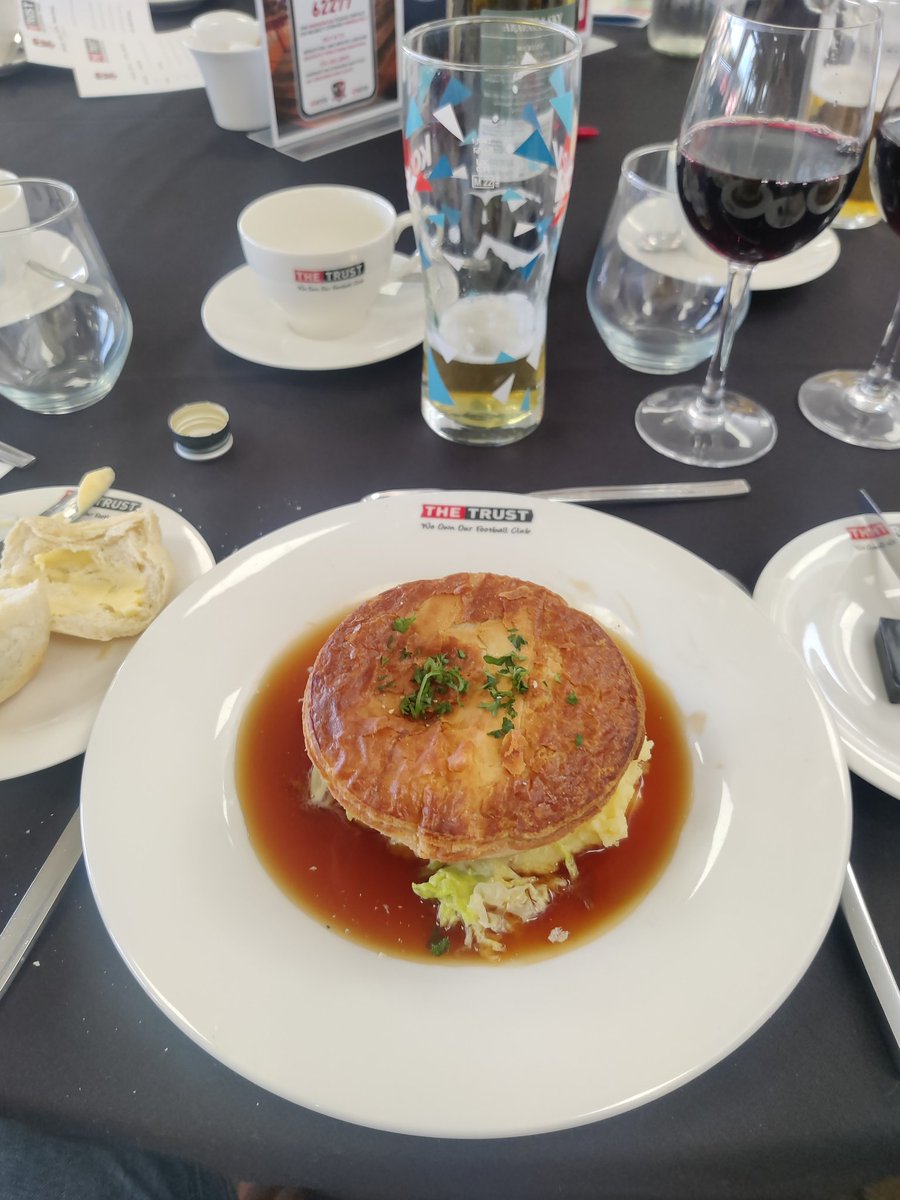 Pre match pie Heritage Lounge style
@mynewfootyclub <a href="/OfficialECFC/">Exeter City FC</a>
<a href="/losnoboss/">losnoboss</a>
#matchdaypie