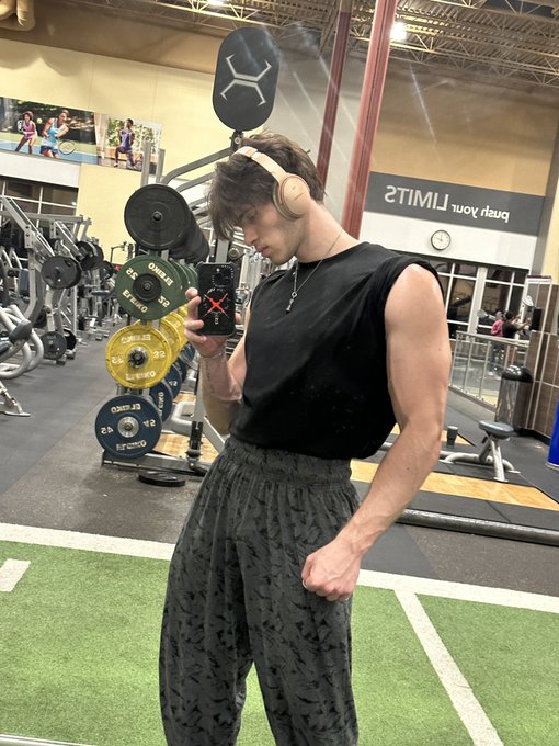 Gunna be posting lots of pictures on https://t.co/oUZE8VmbAb after todays gym session ;) https://t.c<a href="/tag/jjk"class="tags"><span>#jjk</span></a><a href="/tag/nanamikento"class="tags"><span>#nanamikento</span></a>