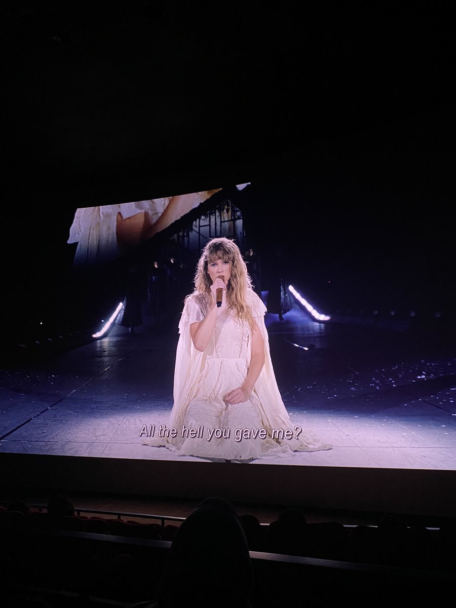 Mbak Taylor, aku sama temen2 aku hari ini nangis karena Marjorie sama Champagne Problems kamu mbak 🥹 <a href="/ariessaa/">jessica ariessa</a> <a href="/indroputranto/">Indro Putranto</a>