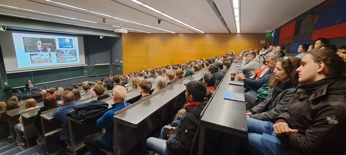 tcddublinscss's tweet image. Standing room only!!! 
Next Computer Science talk is at 3.45
Learn all about our Undergraduate Course.
#TrinityOpenDay