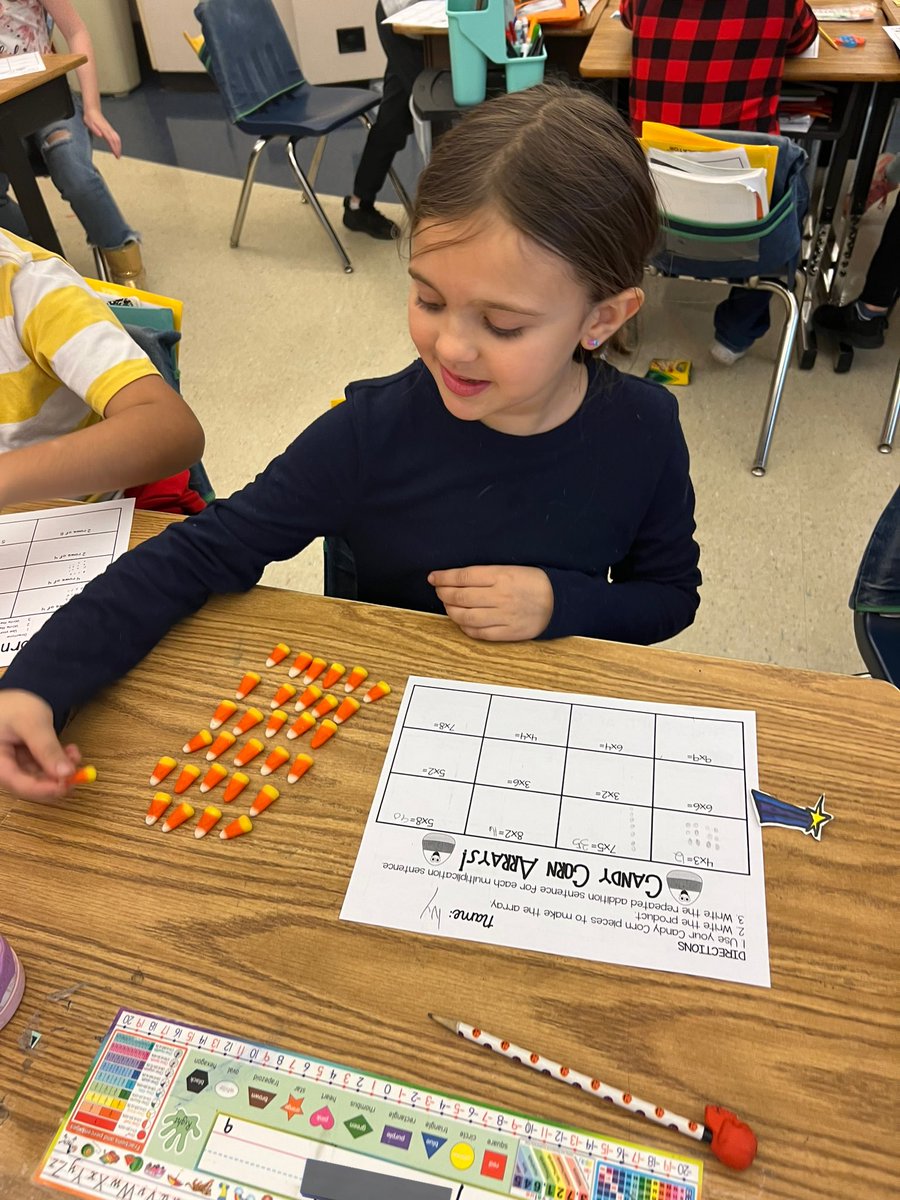 ClassWithMissK's tweet image. Practicing multiplication strategies and arrays in the most festive way possible this past week. 🧡🎃