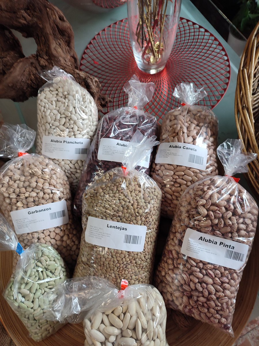 CasaTomillo's tweet photo. Legumbres de temporada: Alubia pinta, alubia roja, garbanzos, alubia plancheta, lentejas, fabes, alubia canela y alubia verdina.
Con garantía de calidad y producidas en España.
Saludables, ricas y nutritivas
#legumbres #mercadocentralvalencia #casatomillo #alimentossaludables https://t.co/JRf3M141VM