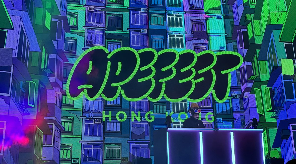 negithenagi's tweet photo. I’ve hardly partied nor clubbed all my life, but damn, this is fucking amazing.
I love the club, I love you apes.
#ApeFestHK https://t.co/bHmMcEEJtH