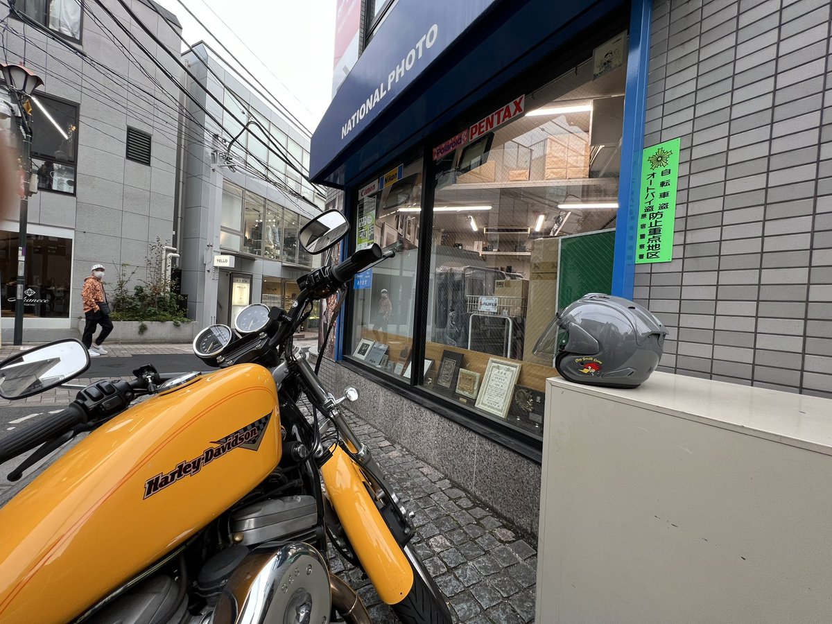 esu_6's tweet photo. 昨日は祭日だったんだね......
悔しいから今日もう一度伺ったらさ
超特急で現像してくれるって！
楽しみだぜ！ https://t.co/so9ezkrIqD