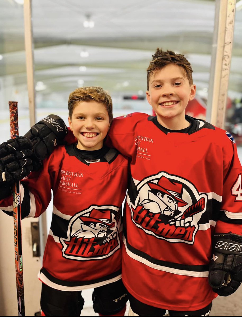 Ever see a couple of boys more excited to hit the ice?? Full house expected 5:30 pm tonight at Twin Rinks with Seth Hyde calling your U13AAA Hitmen game and handing out dance tickets for next weeks Hitmen bash which is expected to sell out fast! GO HITMEN!!