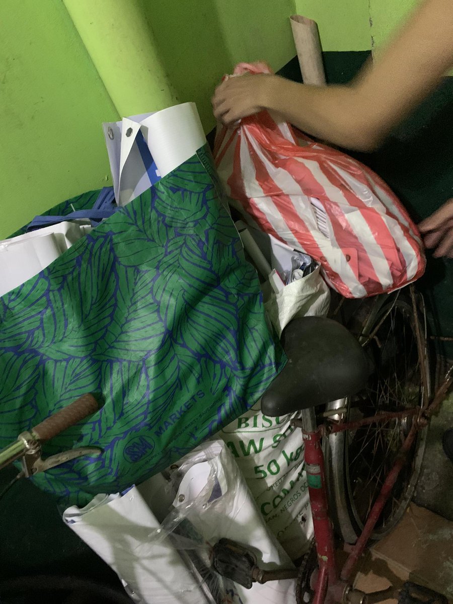 DanthirdSanchez's tweet photo. BHIEEEEE SABI RECYCLE NAGING JUNKSHOP NA BAHAY HAHAHAHAHAH pero goraaaa ISEND NA YAN! https://t.co/yZPFUoU84Y