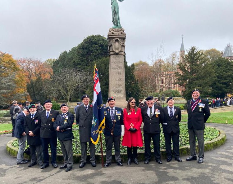 This morning, @PoppyLegion officially opened this year's Field of Remembrance in #Gateshead. Alongside representatives of the Armed Forces, personnel from HMS CALLIOPE joined veterans and their families, local dignitaries and the public to pay tribute to the fallen #lestweforget