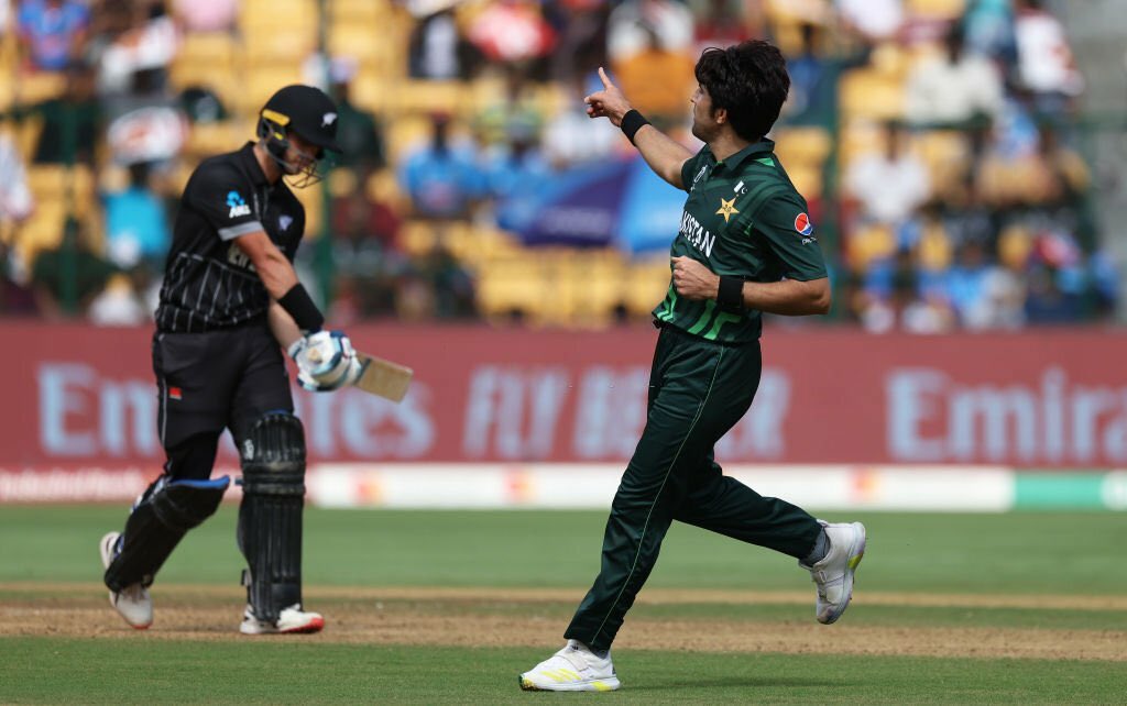 IftiMania's tweet photo. Alhamdulillah. Umeed pe dunya qaayem hai! Shaandaar bowling display from @Wasim_Jnr with great partnership &amp; power hitting from @FakharZamanLive &amp; skipper @babarazam258! Team effort 🤲🏻 

Chalo, Fakhar Bhai ke liye biryani paish kiya jaaye! 😉 https://t.co/qKSpz1rP7k