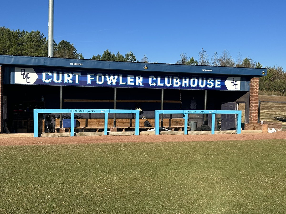 Dubs_Lowrey's tweet photo. Well deserved honor for Coach Fowler! https://t.co/4MlEEOY7mM