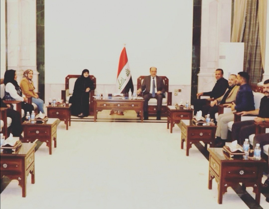 ✨أخبروا قلوبكم ✨
التي طال صبرها بأن الله يحُب الصابرين .

#فاحصين500_يناشدون_السوداني