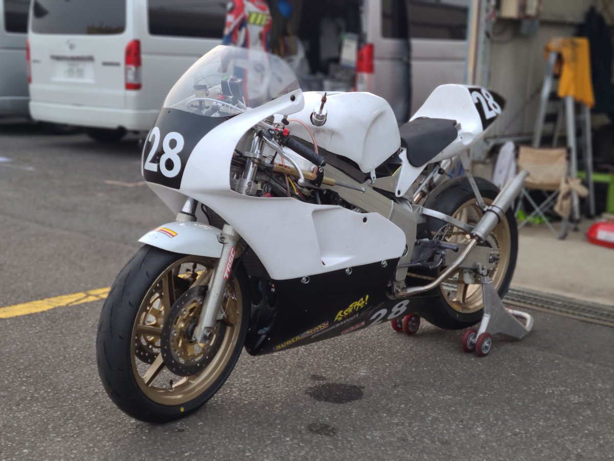 karokarotaro's tweet image. 今年のZERO-4はカワサキ4ストが優勢状態。来年は2スト勢に頑張ってもらいたい✊‼️

#ZERO4 #TASTEofTSUKUBA #ToT
#Gesundheit