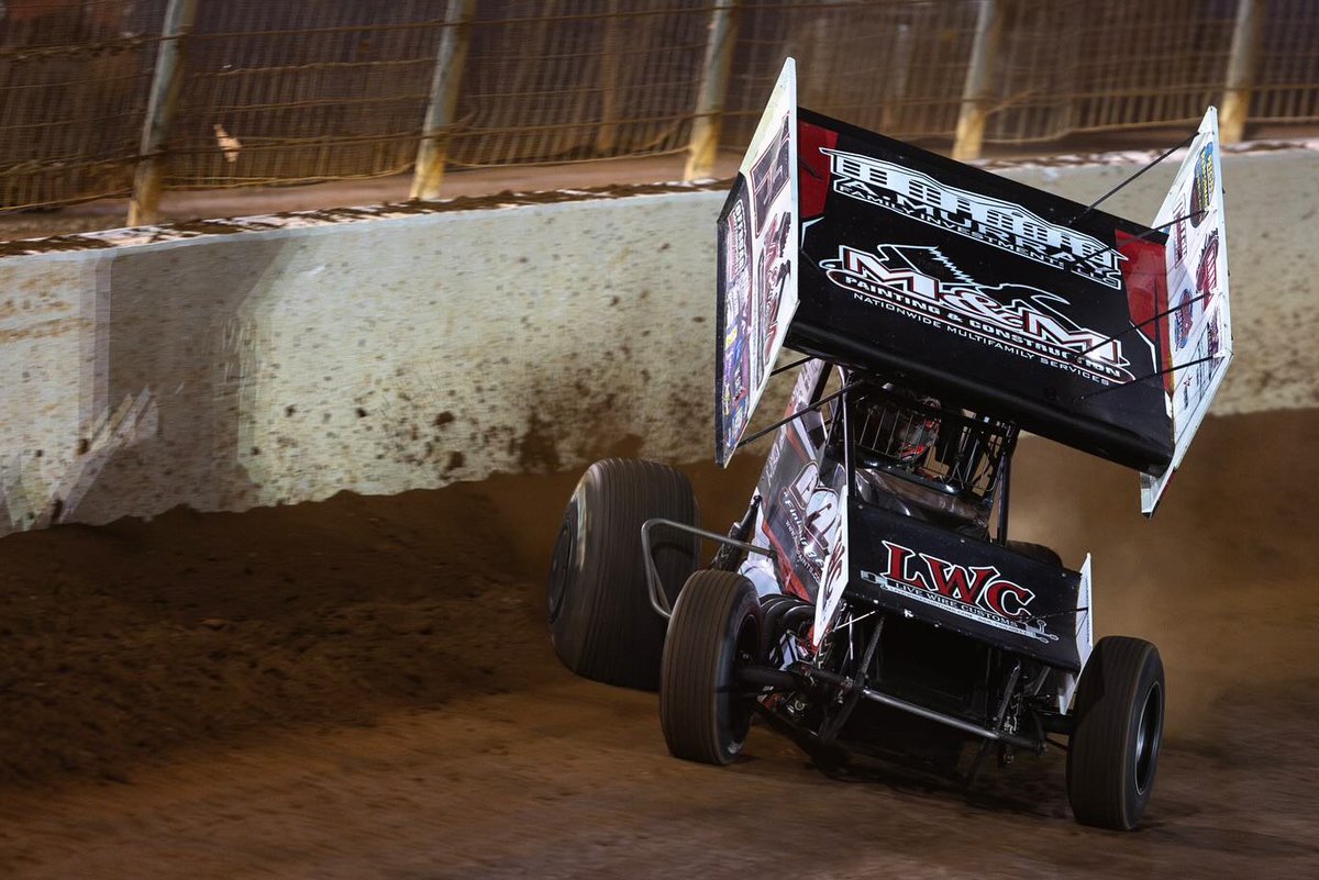 CHARLOTTE SWEEP: Marks Outlasts Peck, Courtney for Thrilling Charlotte World Finals Victory

#BrentMarks #TylerCourtney #BradSweet #WorldOfOutlaws #SprintCar #Racing #Winner #WorldFinals #Dirt #DirtTrackAtCharlotte #NorthCarolina #NOSEnergyDrink

racingpromedia.com/post/brent-mar…