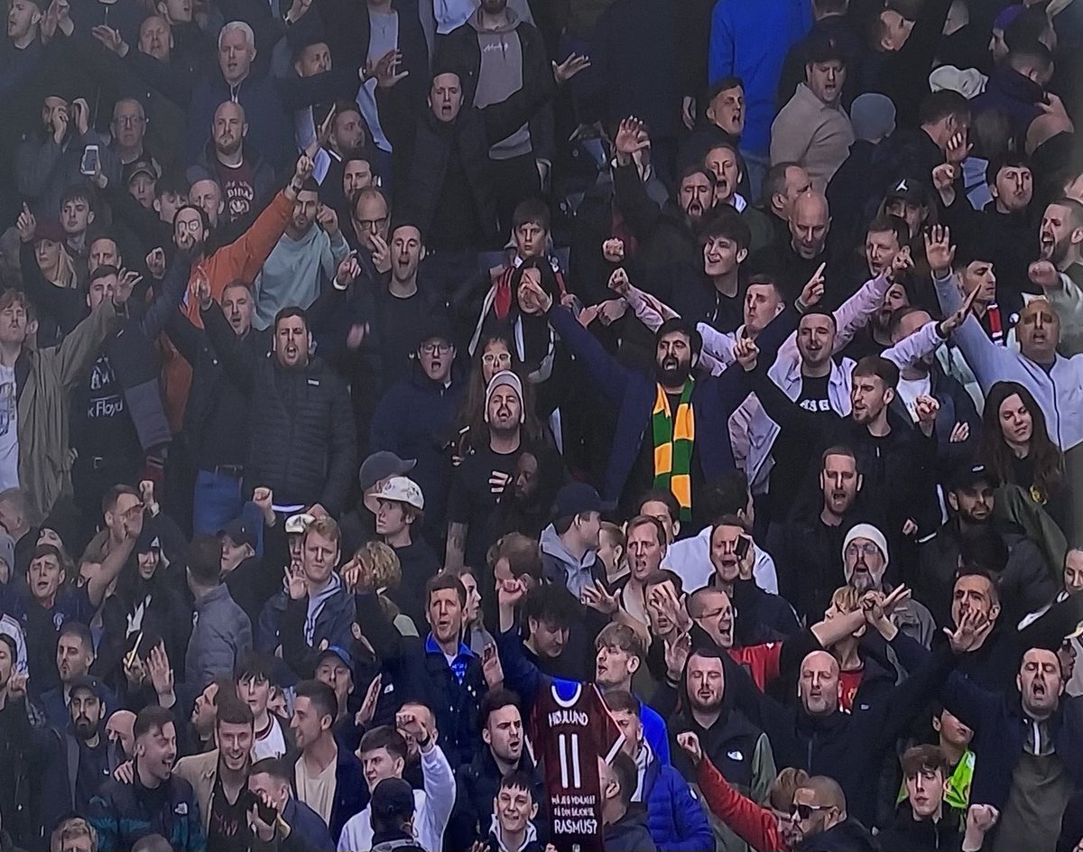 Only one Green and Yellow scarf in the Utd end at full time.

They won, then.