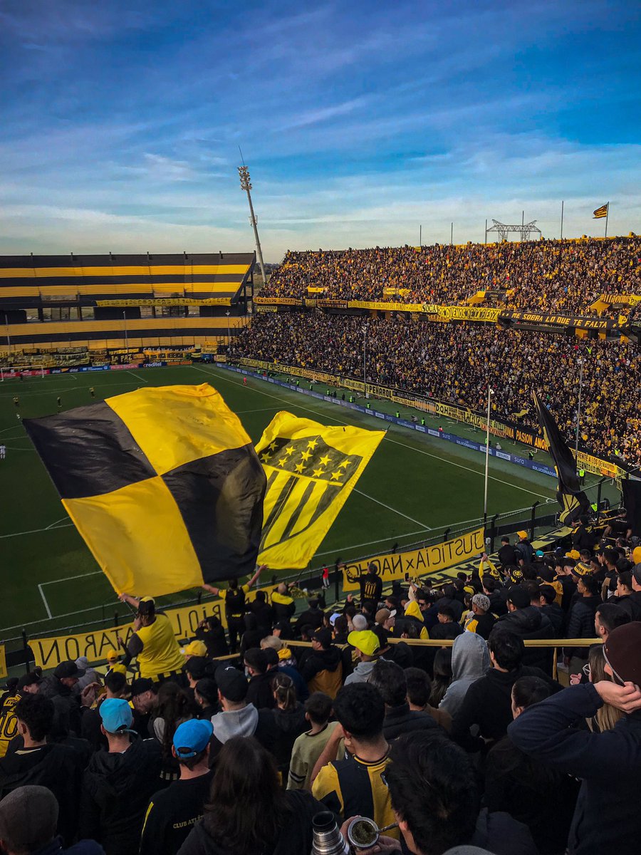 Con vos es 4 de noviembre cada media hora 💛🖤