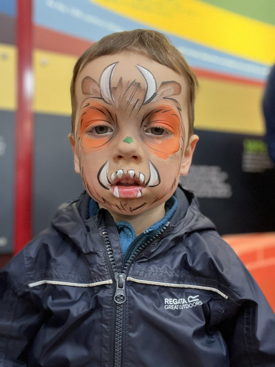 rfantauzzo's tweet photo. Gruffalo Day down @eastlancsrly 👹 🚂 https://t.co/K9AgJbTU80