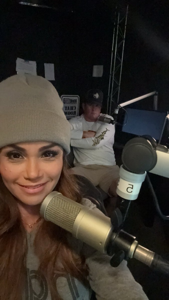 Sara_Salt_'s tweet photo. Funny, This morning on the show we kept revisiting the #topic of #sandfleas - now there might be a #challenge Have you ever eaten them? If so how? #SaraSalt #coxmedia #1025thebone #Tampaoffshore #radioshow https://t.co/bizx7wjscH