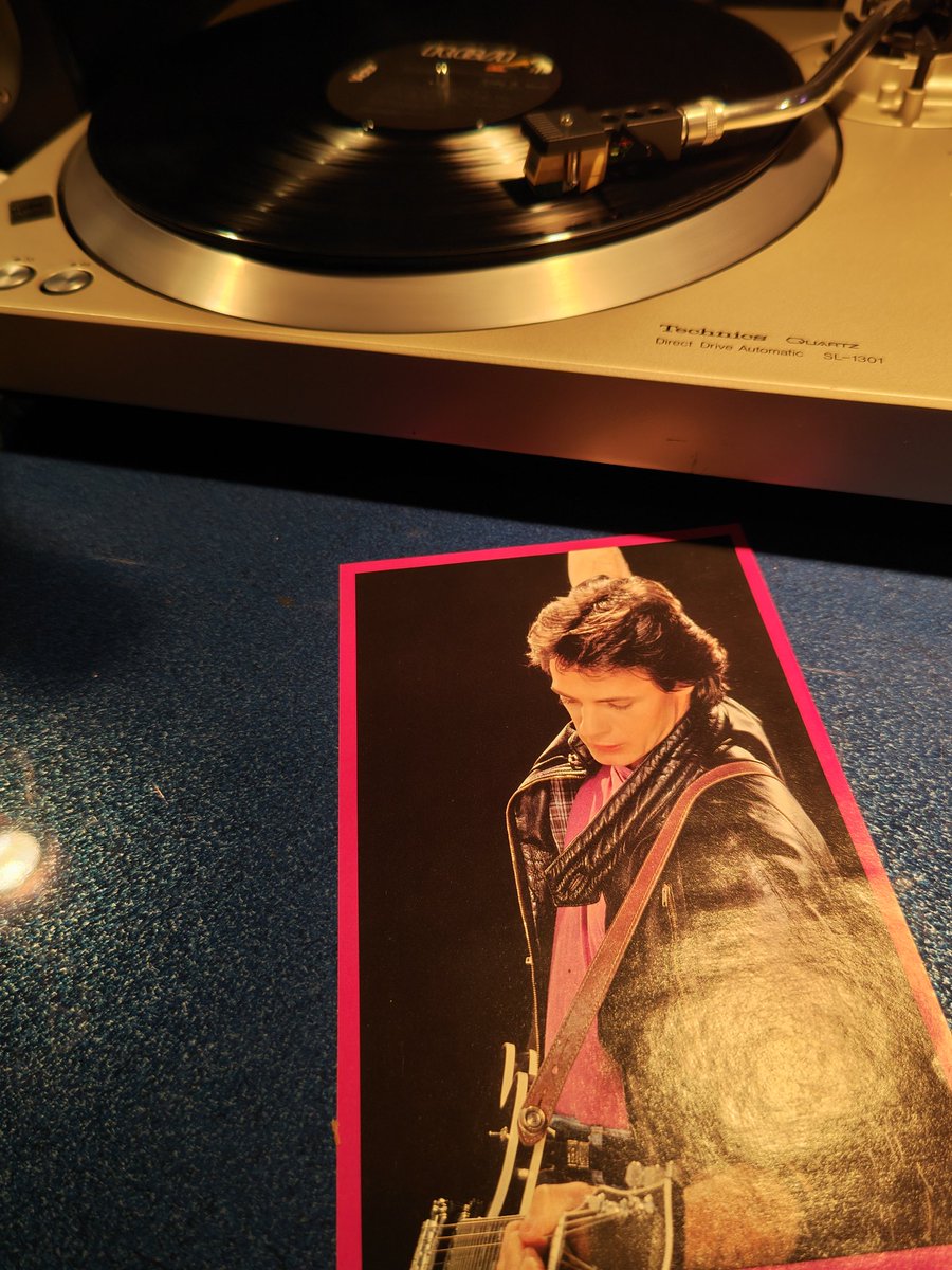 bobbylikesfish's tweet image. オーストラリアつながりで、今でも精力的に活躍中のリック・スプリングフィールドのこのレコードを聴いてます…
アメリカ盤のこのジャケットの中にはピンナップカードも入ってました…
#レコード
#中古レコード
#rickspringfield 
#successhasntspoiledmeyet
#vinyl